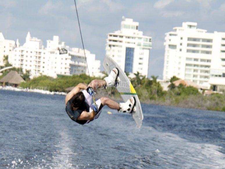Waterski Cancún, precios y reservas 2024